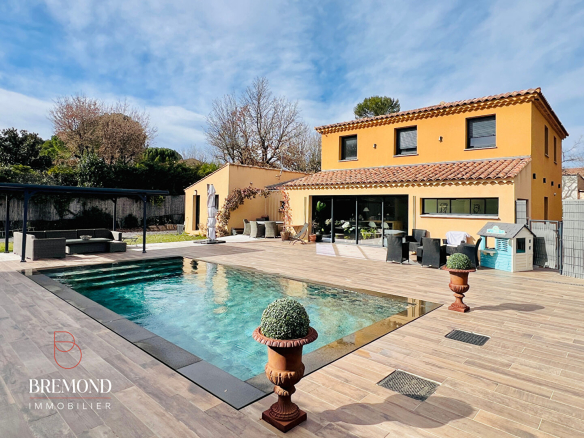 St Maximin 83470, Villa T7 haut de gamme 205m2, Piscine, terrain de 1162m2