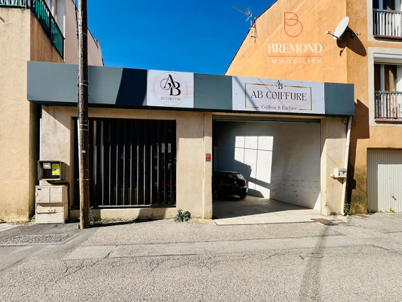Murs commerciaux Saint Maximin La Sainte Baume Libre 58m2 + parking