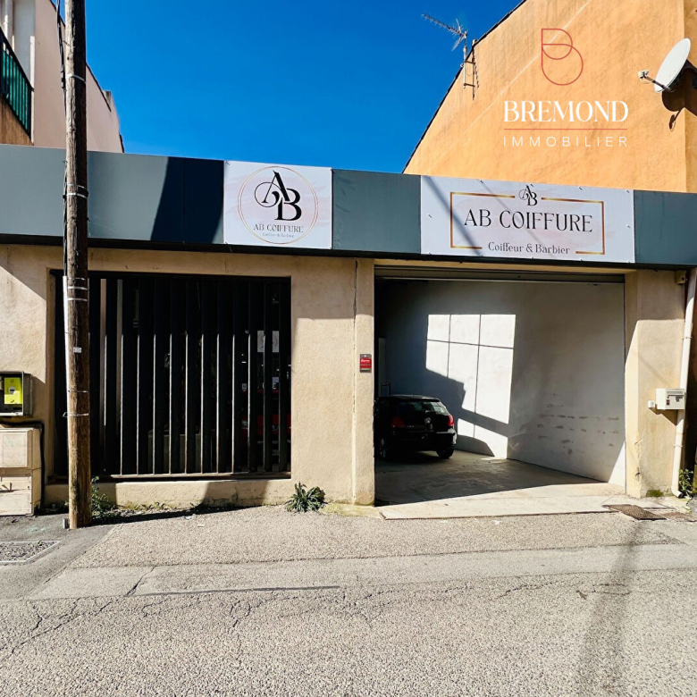 Murs commerciaux Saint Maximin La Sainte Baume Libre 58m2 + parking