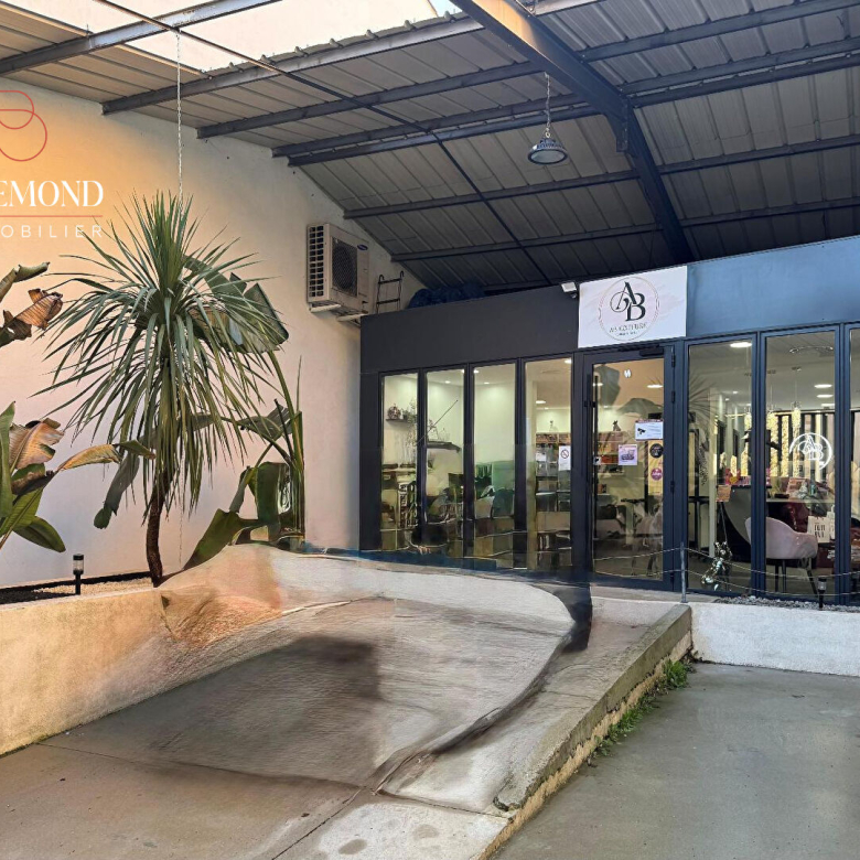Murs commerciaux Saint Maximin La Sainte Baume 58m2 + parking