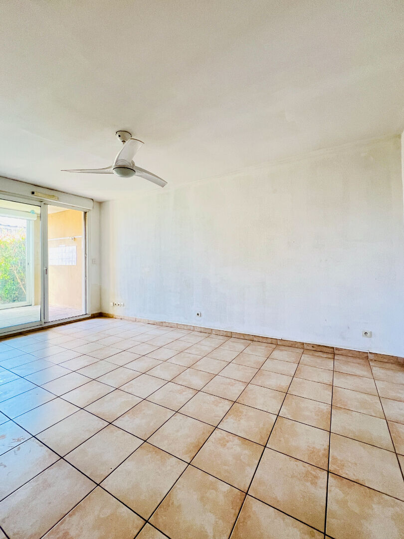 Appartement St Maximin T2 Rdc avec loggia, jardin, garage, piscine