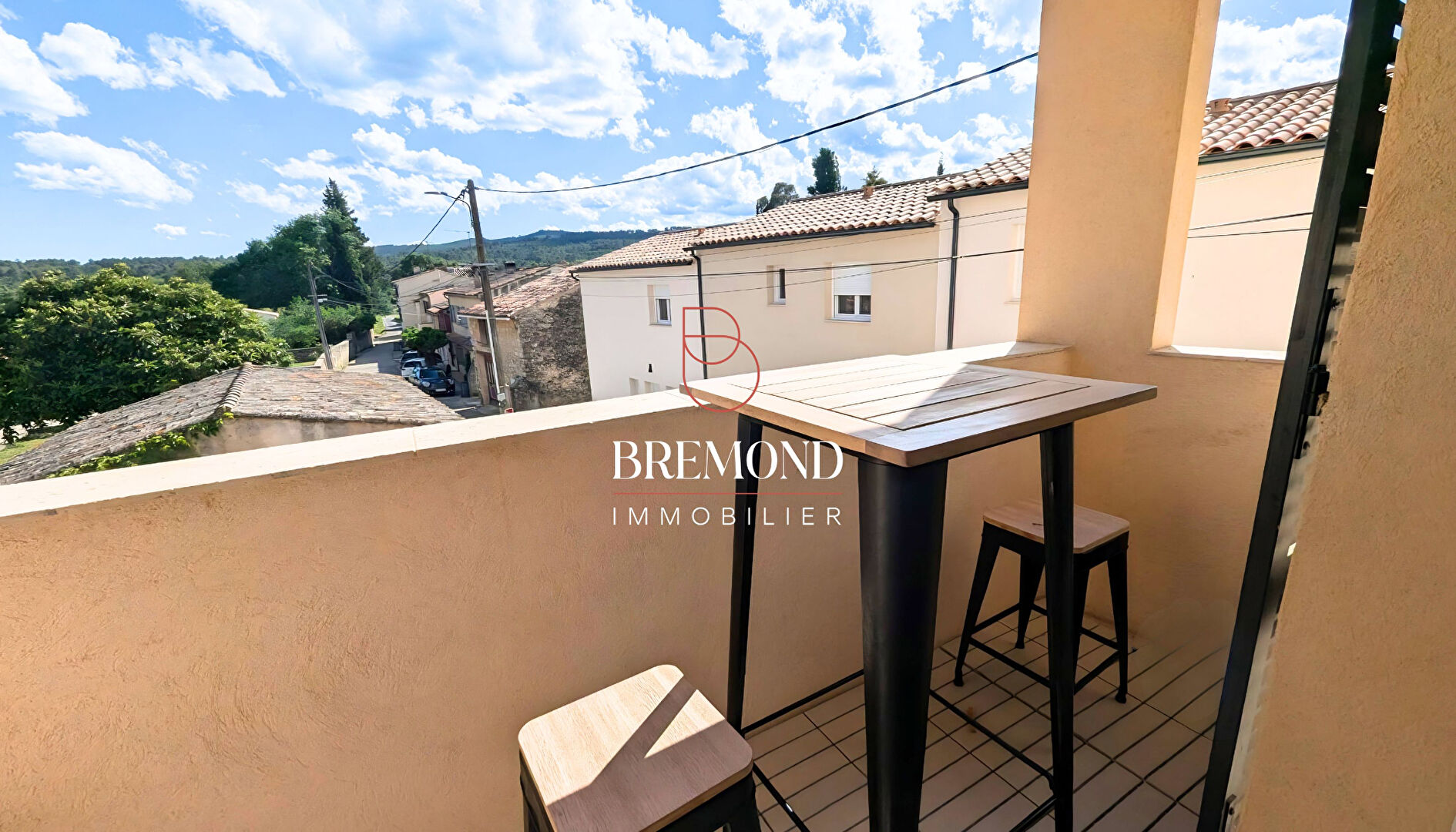 59993102j Rare à Camps-la-Source : Immeuble Récent avec 3 Duplex avec garages