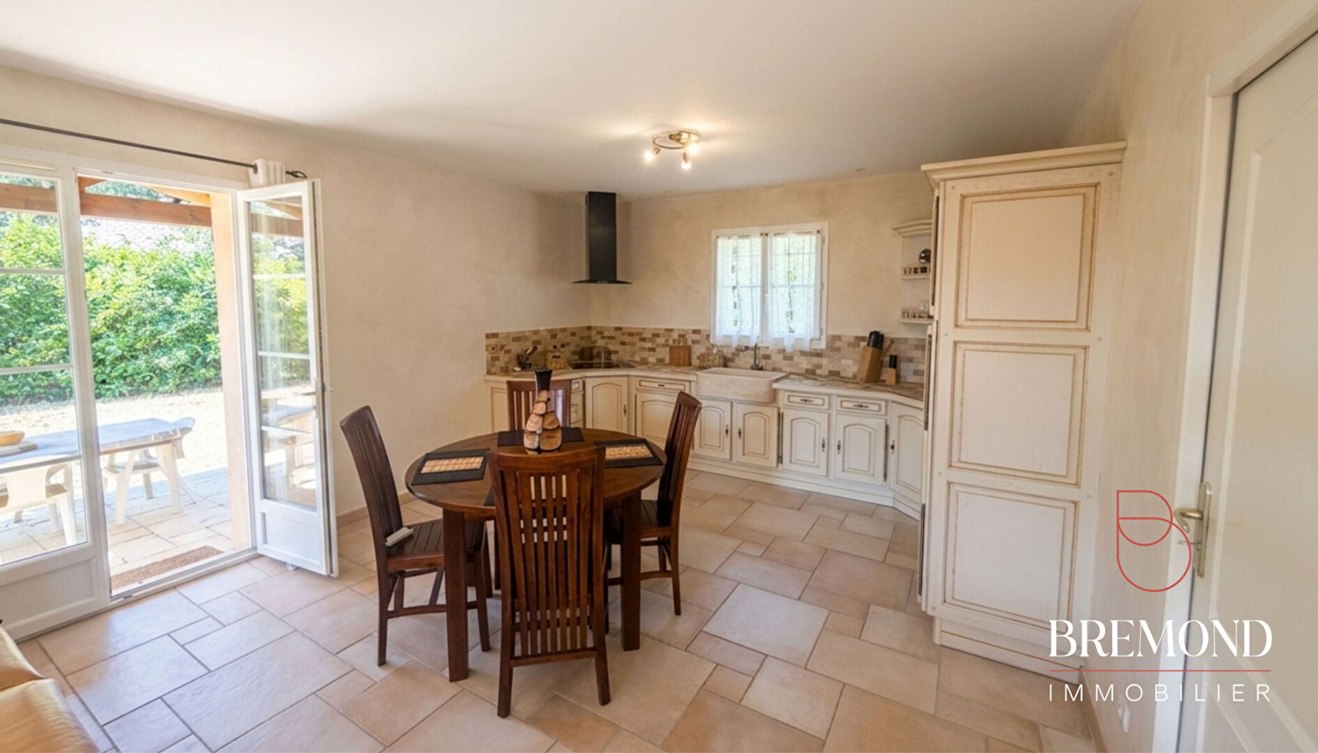 Maison plain-pied 80m2 au calme avec garage à la Roquebrussanne