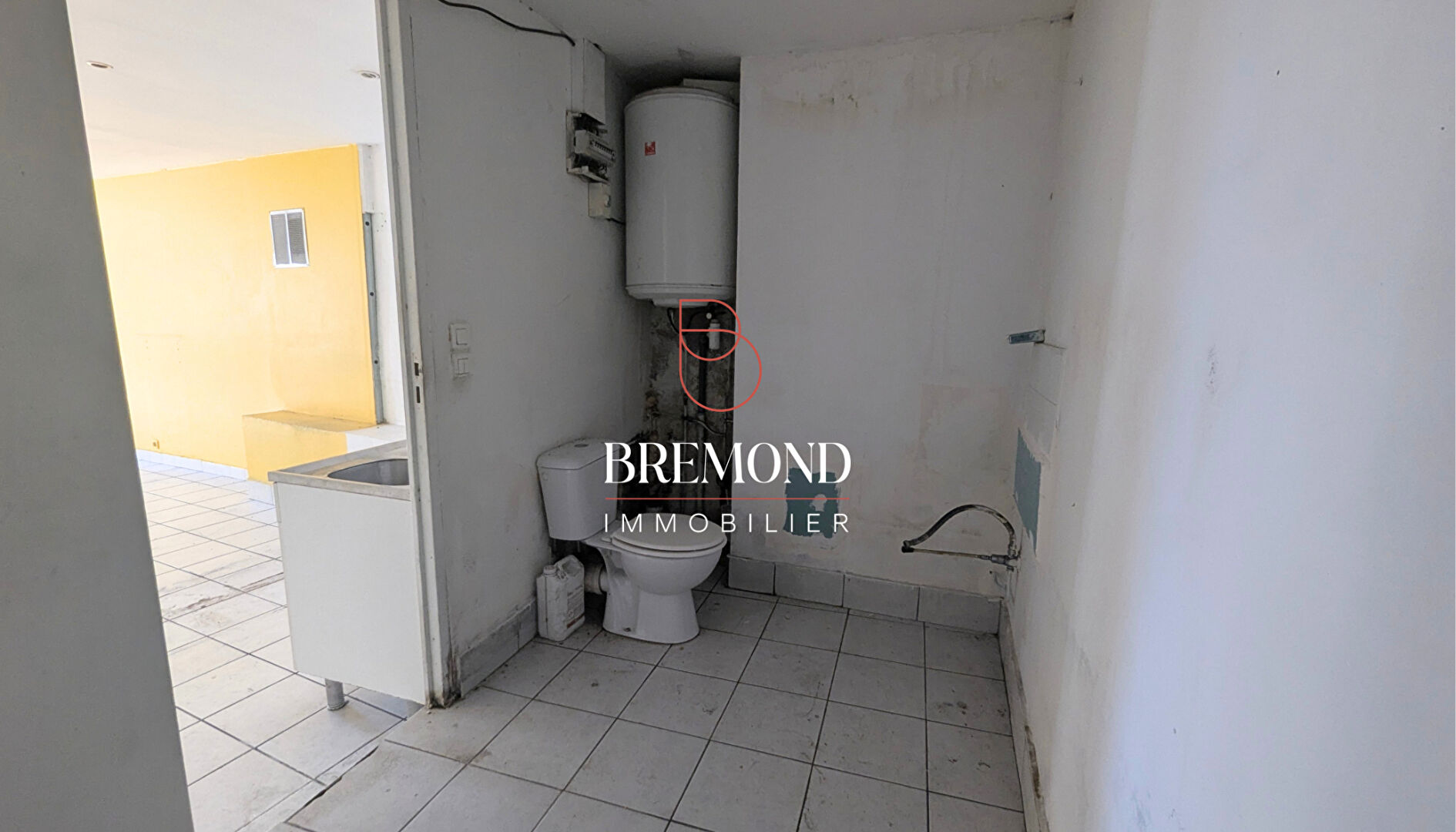 59468097c IMMEUBLE DE RAPPORT À RÉNOVER à CAMPS-LA-SOURCE
