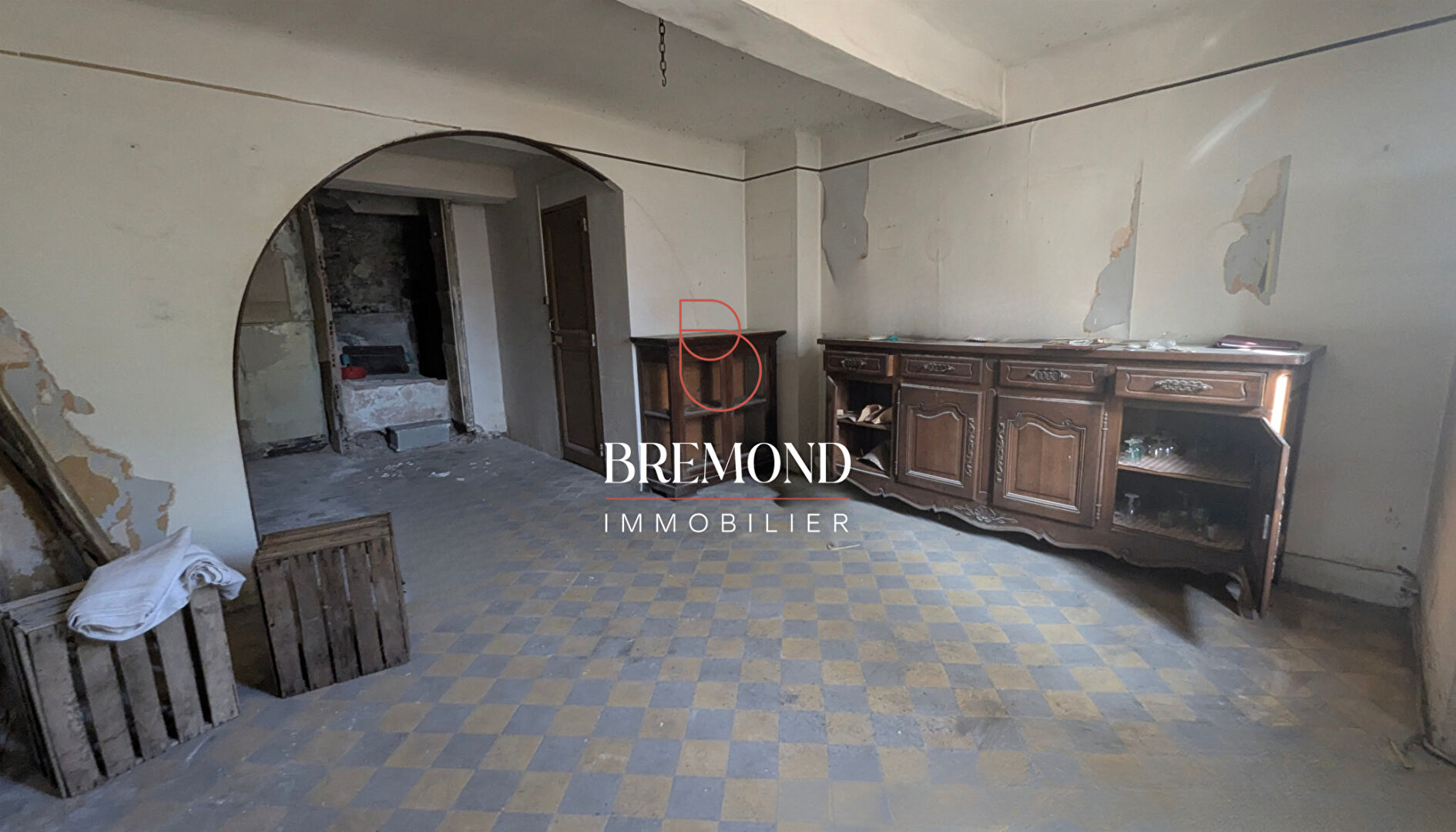 59468097d IMMEUBLE DE RAPPORT À RÉNOVER à CAMPS-LA-SOURCE